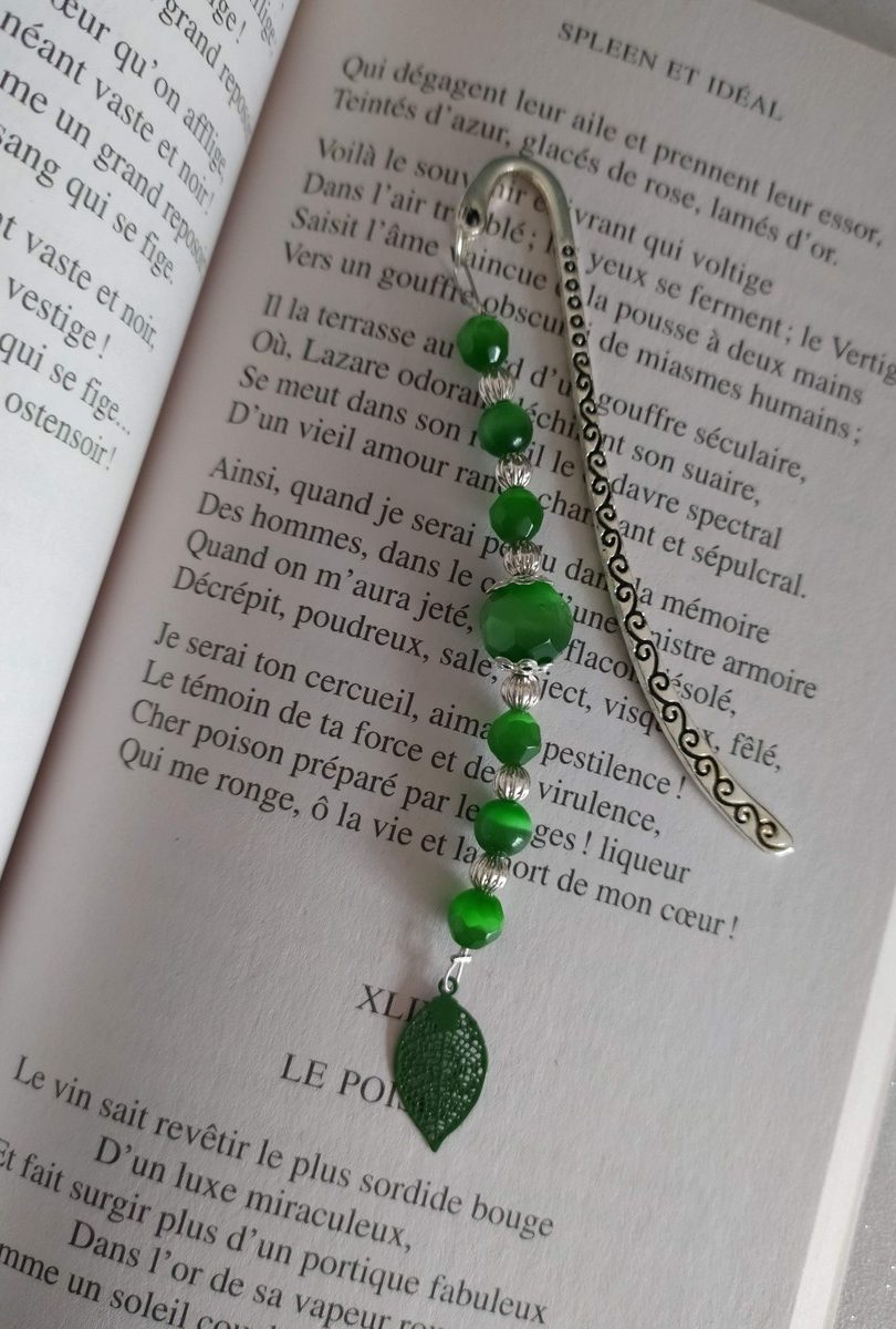 Marque page avc perle et feuille verte 6 Marque pages argenté avec des perles de couleur verte
