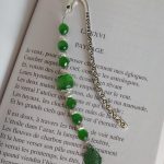 Marque page perles verte et feuille verte