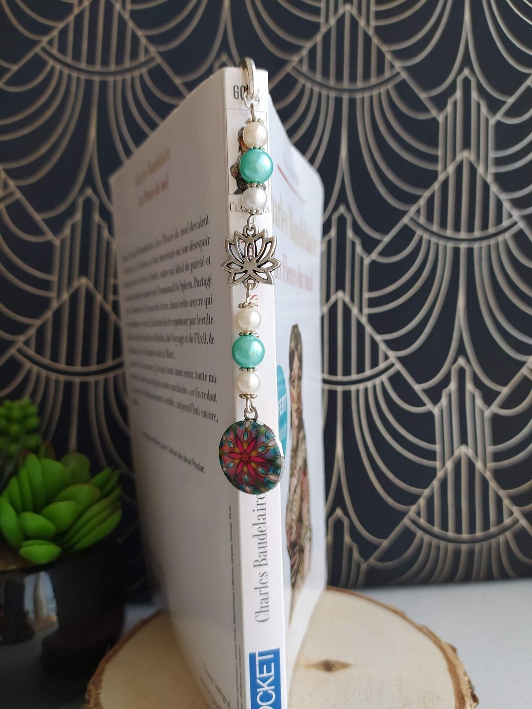 Marque page perle rosee lune et étoile 1 Marque page perle perle turquoise blanc breloque fleur de lotus