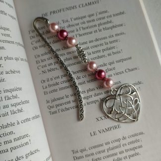 Marque page perles roses et breloque coeur 2