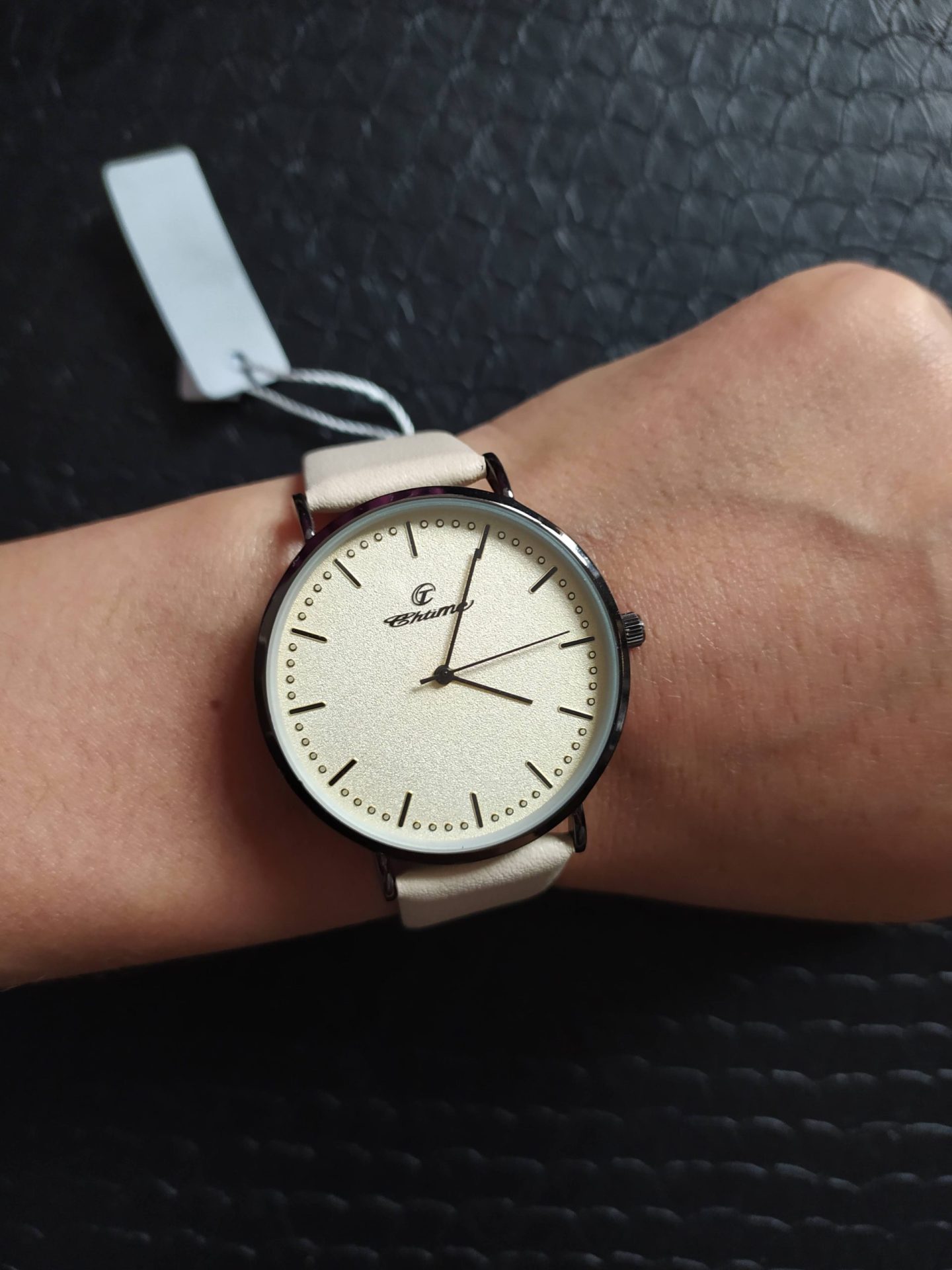 Montre-large-beige