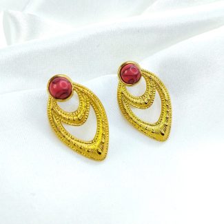 boucles d'oreilles Gota doré ornée d'une perle rouge
