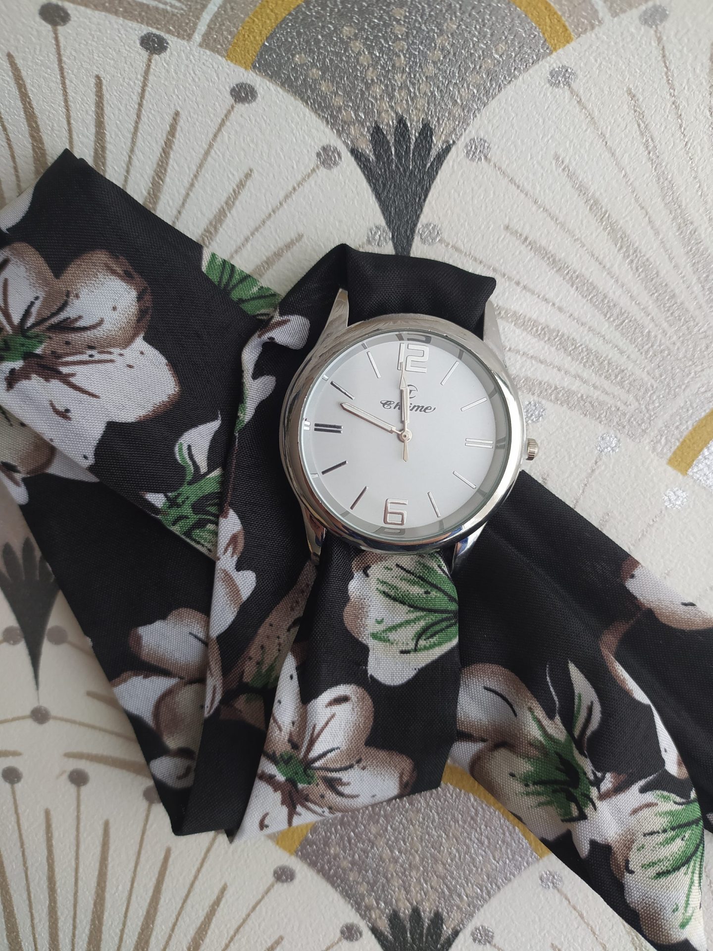 montre foulard noir fleuri 3