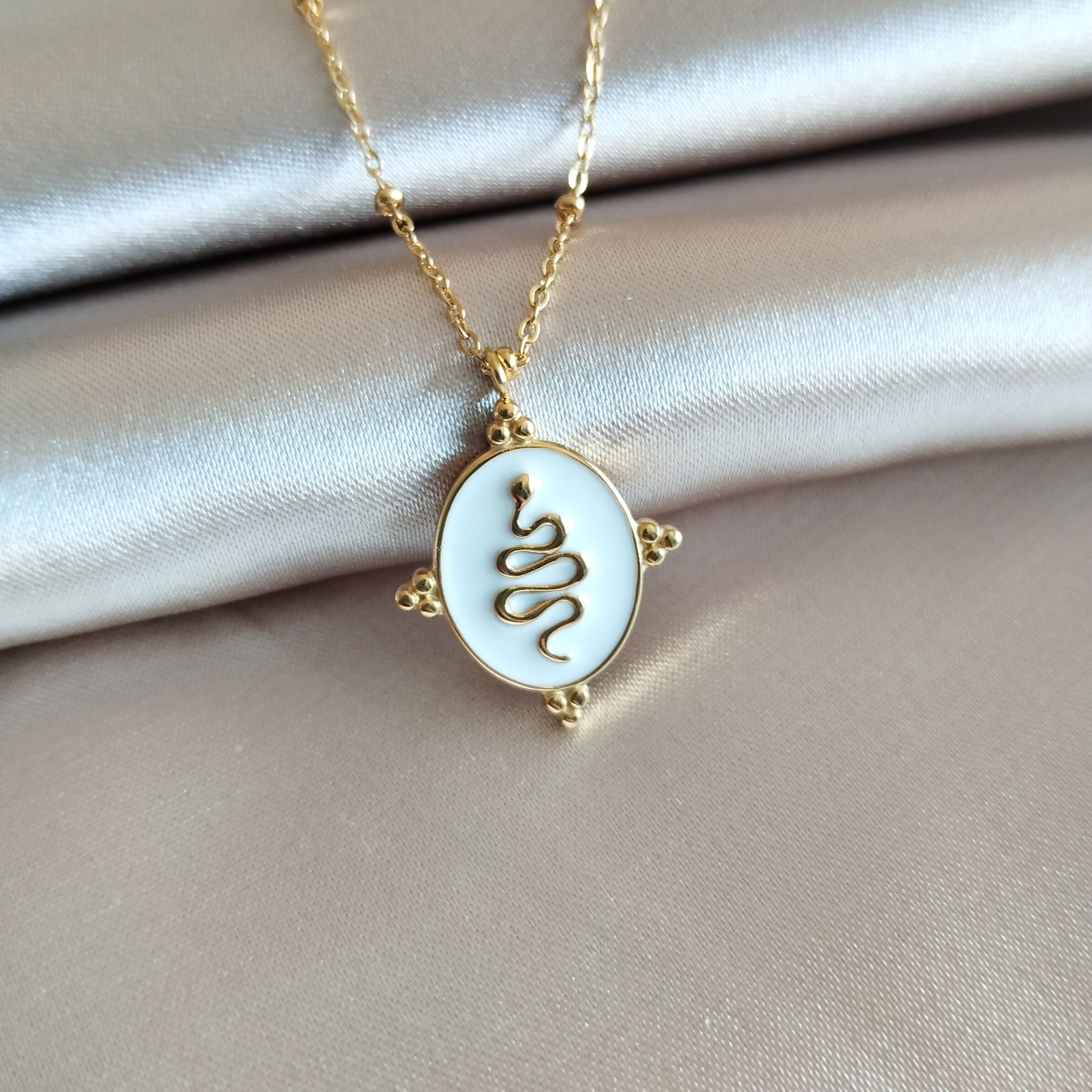 collier-sofia-blanc