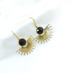 boucles d'oreilles soleil ornée d'une perle colorée