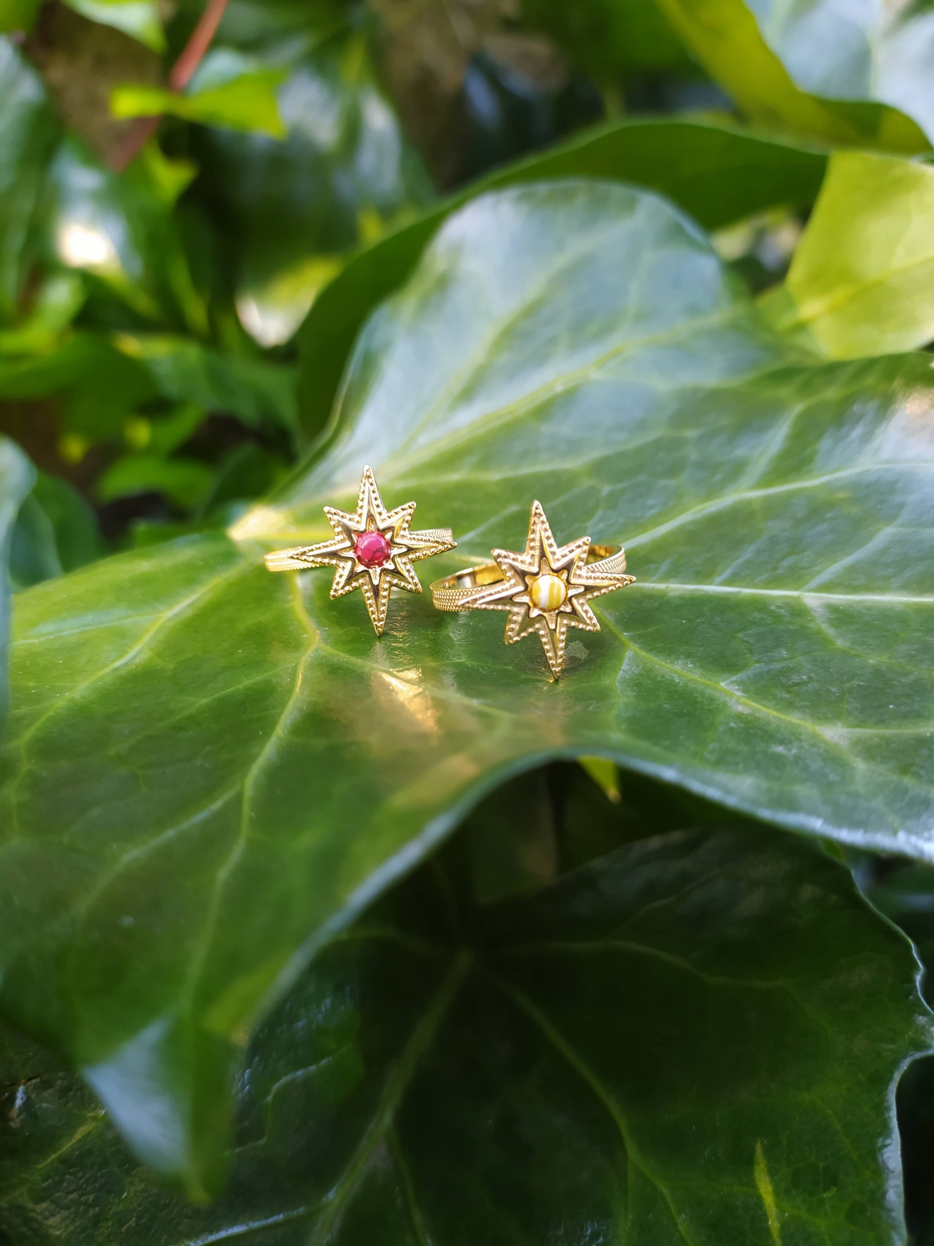 jolie bague en acier inoxydable doré ornée d'une Etoile et d'une perle