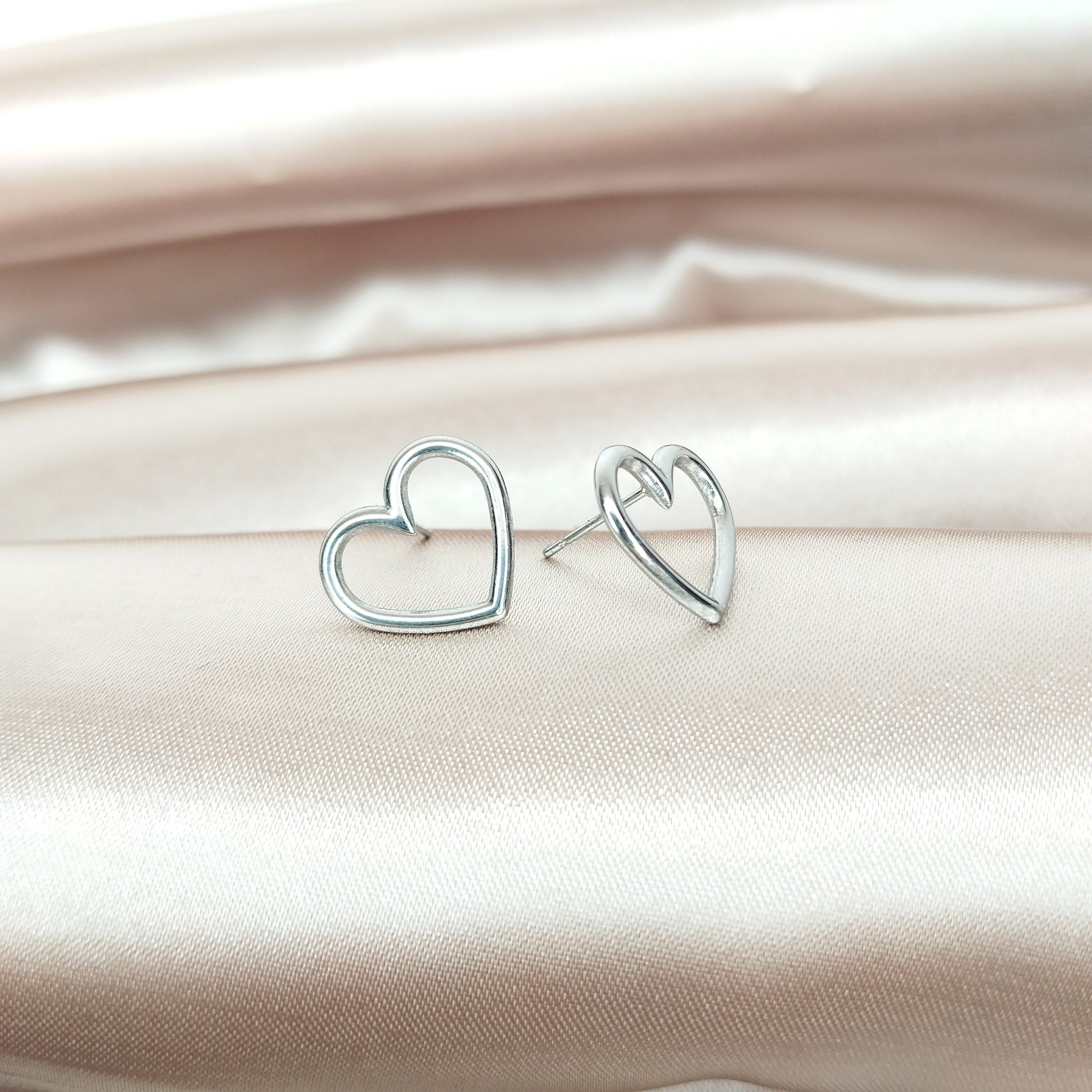 boucles d'oreilles en acier inoxydable puce coeur argenté