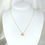 collier abeille doré ornée de strass