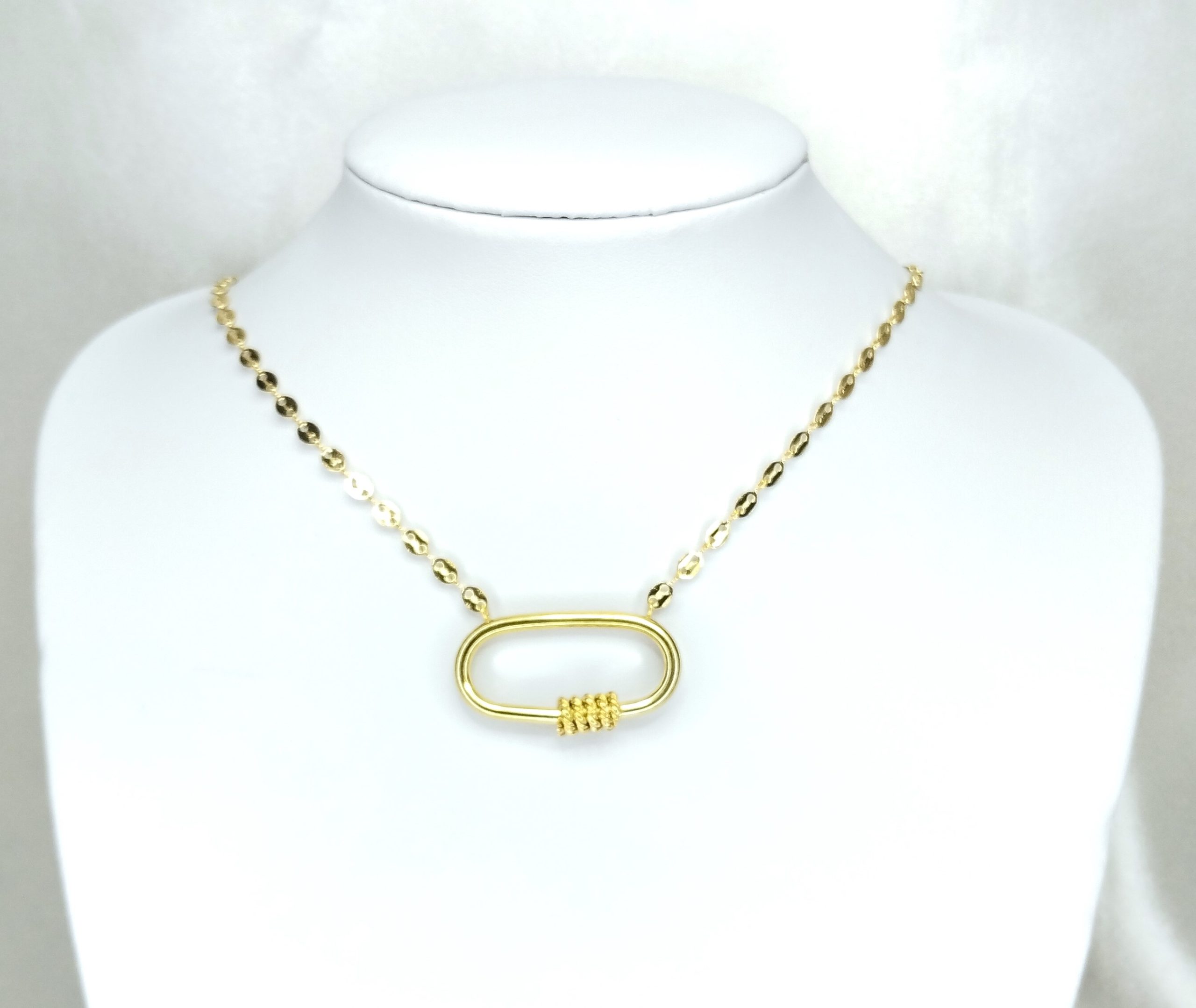 collier-ovale-dore-olive