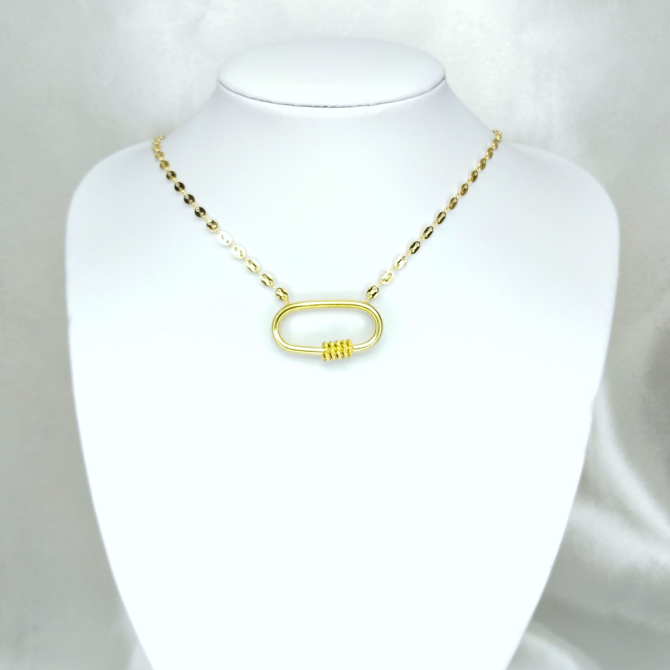 collier-ovale-dore1-olive