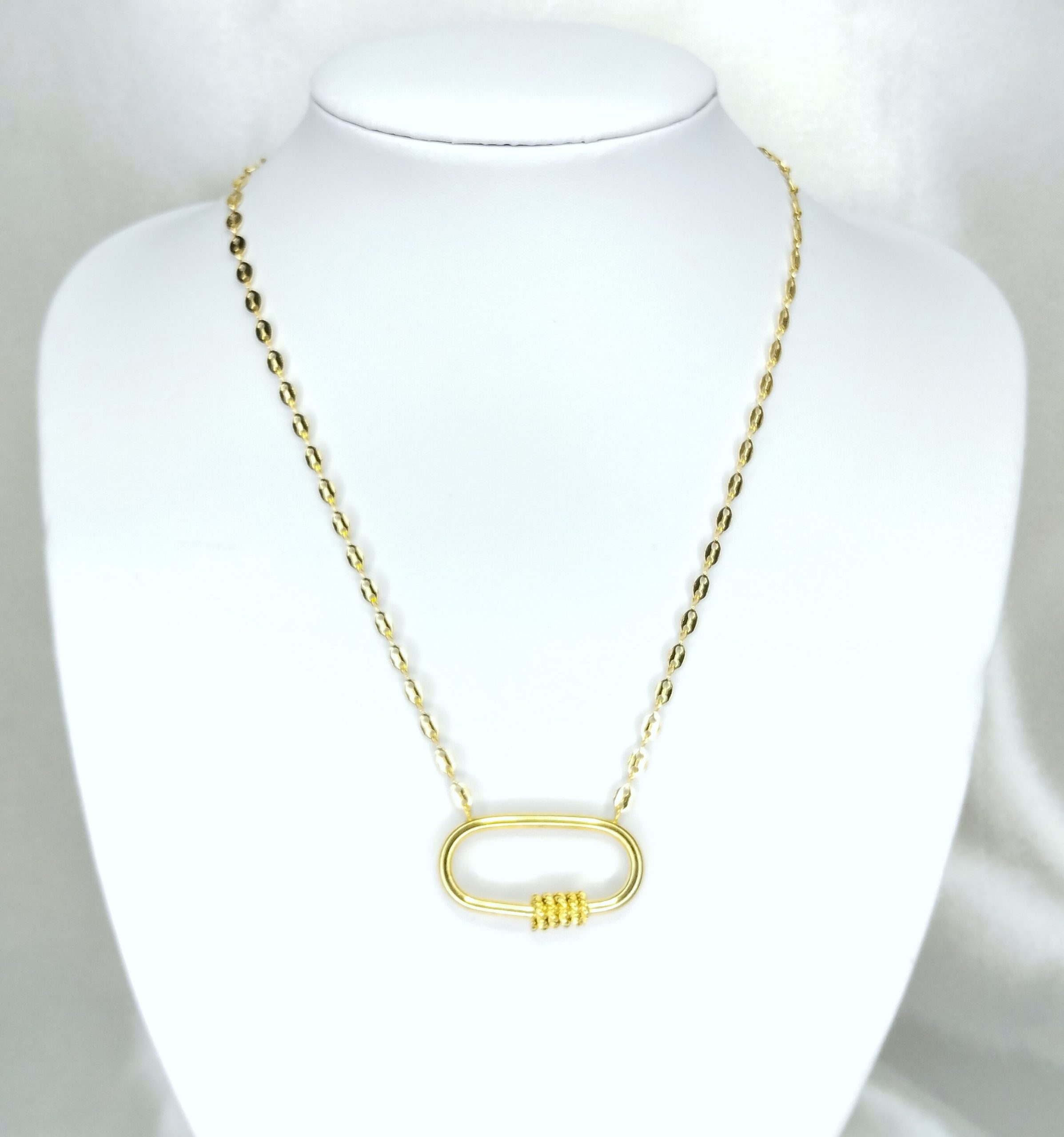 collier-ovale-dore-olive
