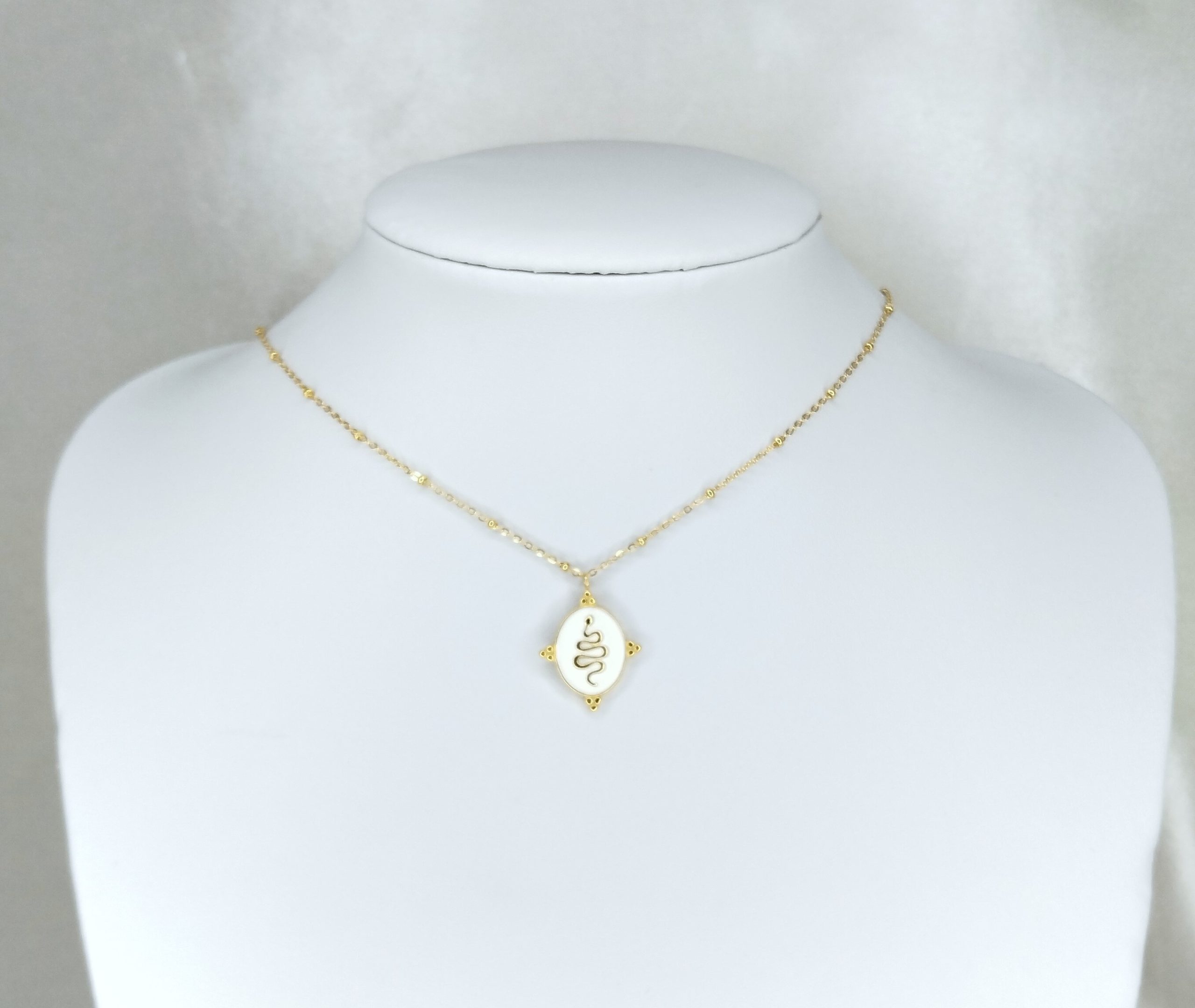 collier-serpent-sofia-blanc