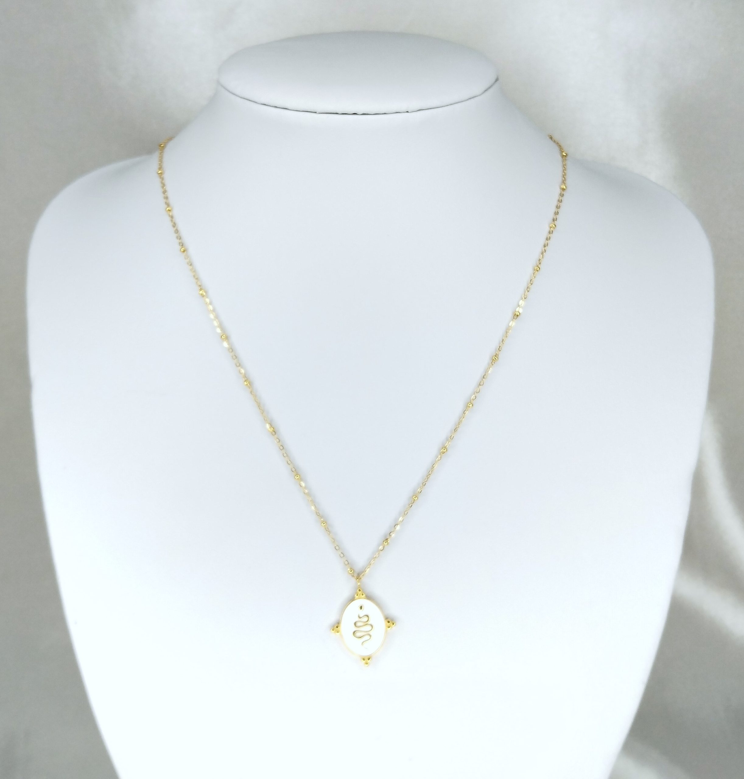 collier-serpent-sofia-blanc1
