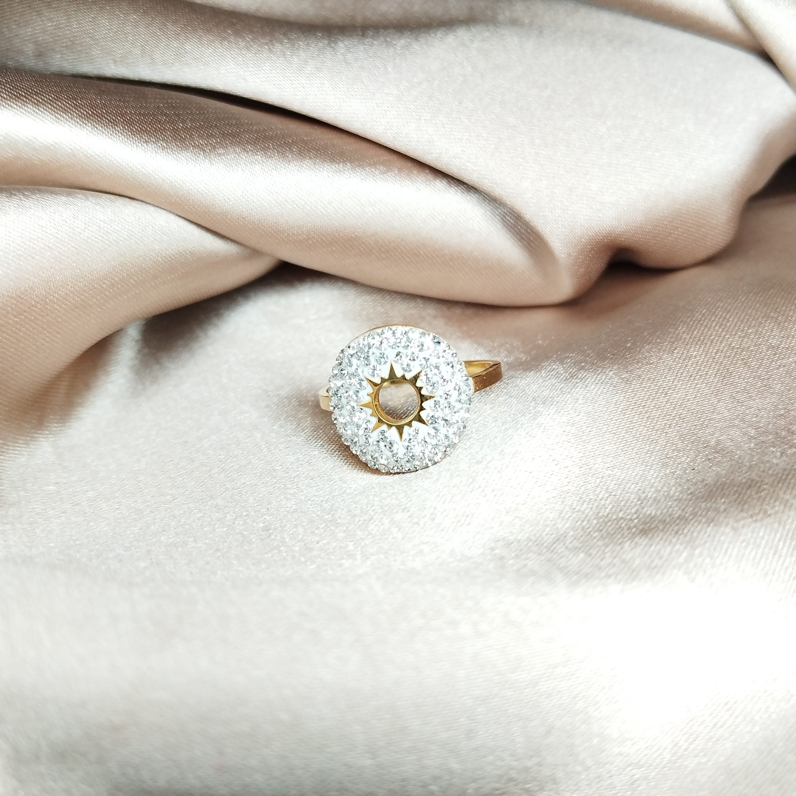 bague en acier inoxydable sonia orné de strass